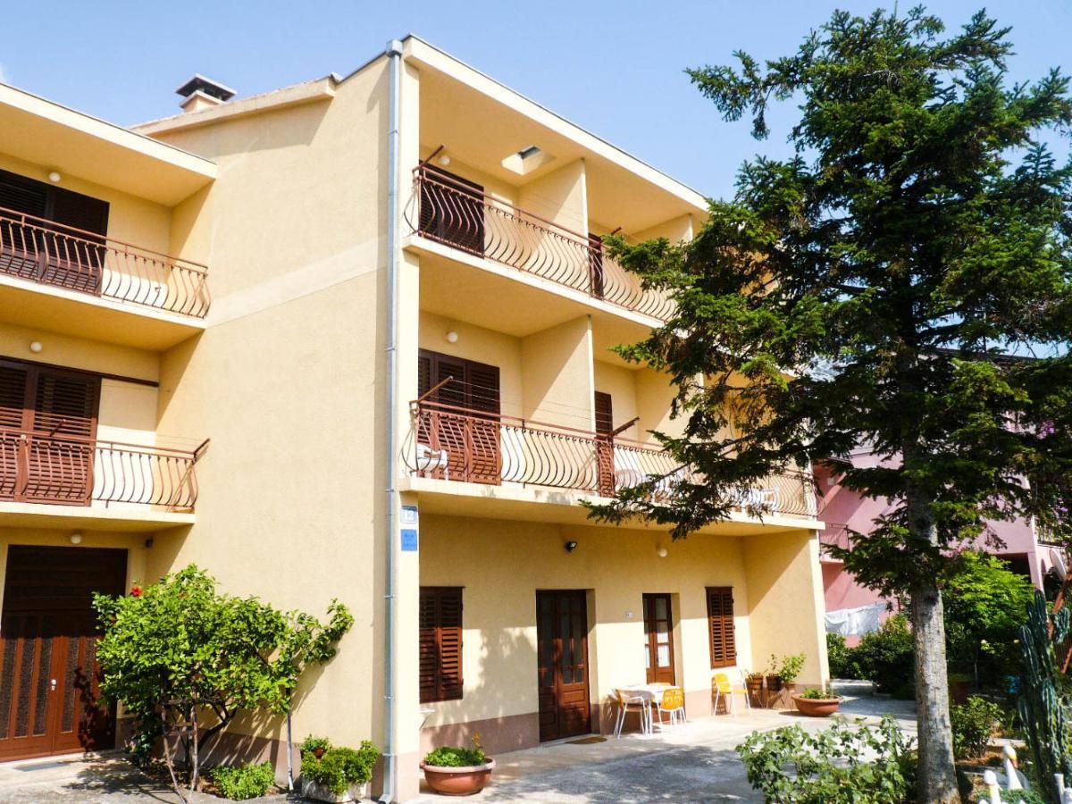 Apartments Saric Makarska Exterior foto